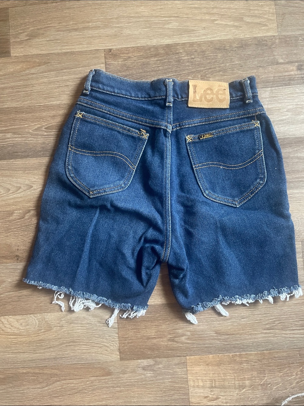 Lee Riders Cutoffs - Picture 2 of 4
